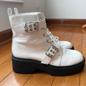 White Combat Boots Platform Faux Crocodile Shoes NEW Lug Sole Side Zip Size 7.5